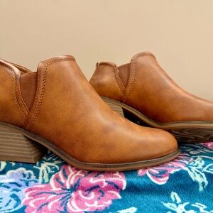 Dr. Scholl's Brown Ankle Booties NEW